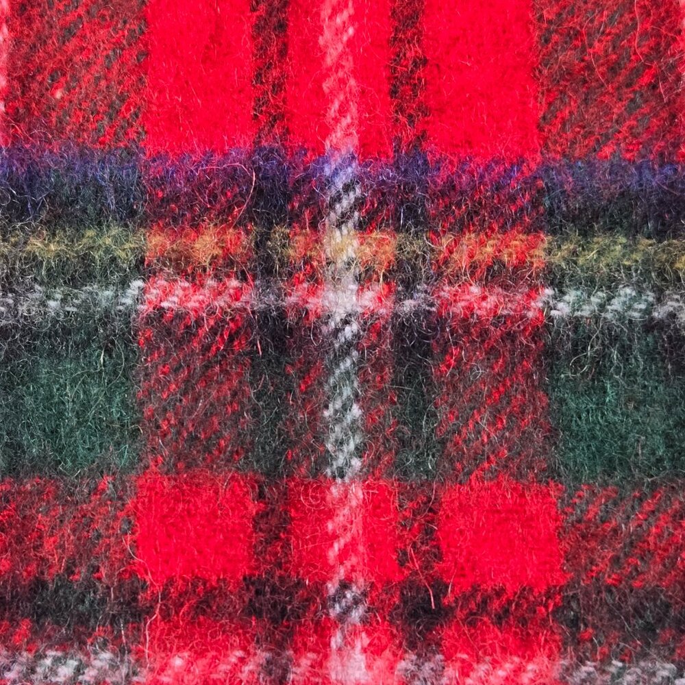 100% Lambswool Tartan Wrap Red Plaid Balmoral Scotland - Picture 4 of 10
